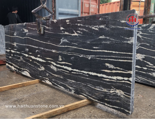 Đá Granite Titanium Black (Vân Ngang)