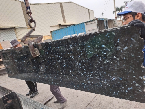 Đá Granite xà cừ xanh mắt mèo
